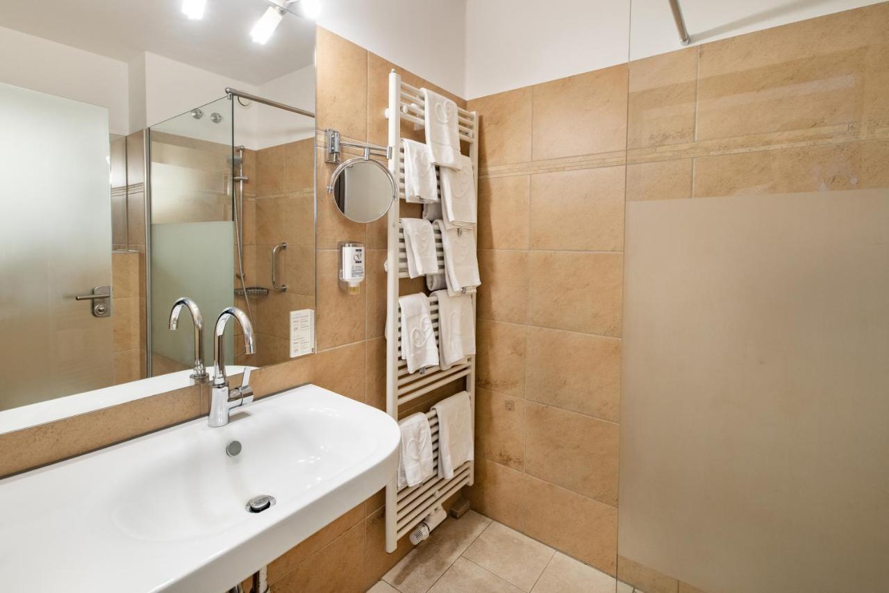 Goebel'S Seehotel Diemelsee Екстериор снимка