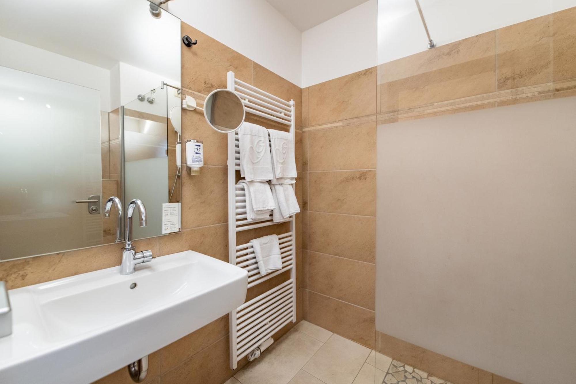 Goebel'S Seehotel Diemelsee Екстериор снимка