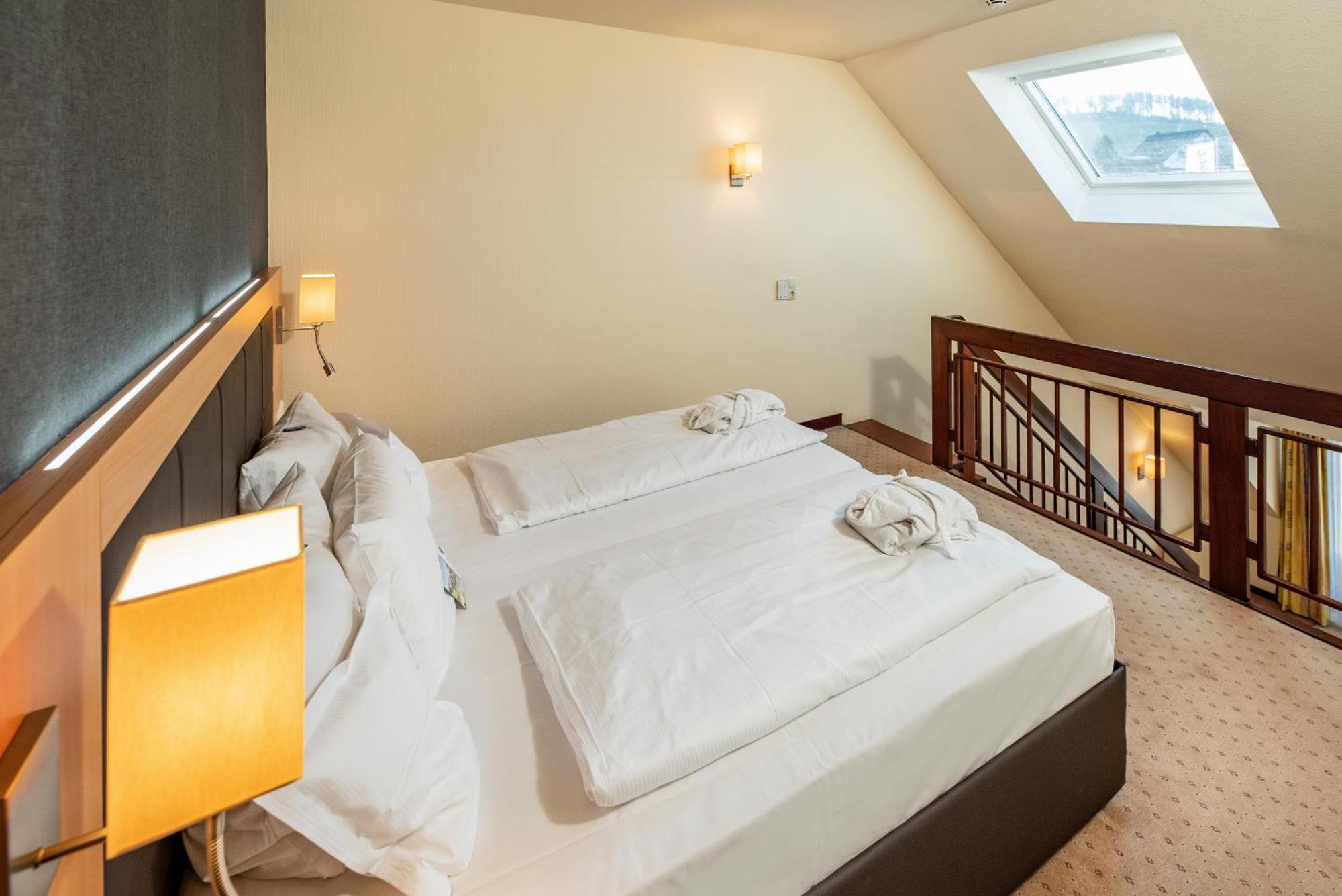 Goebel'S Seehotel Diemelsee Екстериор снимка